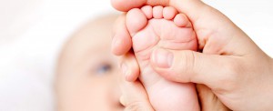 infant-massage-foot-